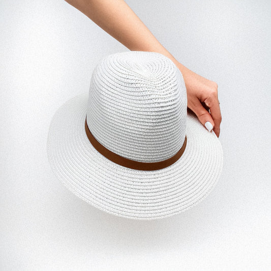 Sombrero de panamá fedora con cinta de cuero en varios colores