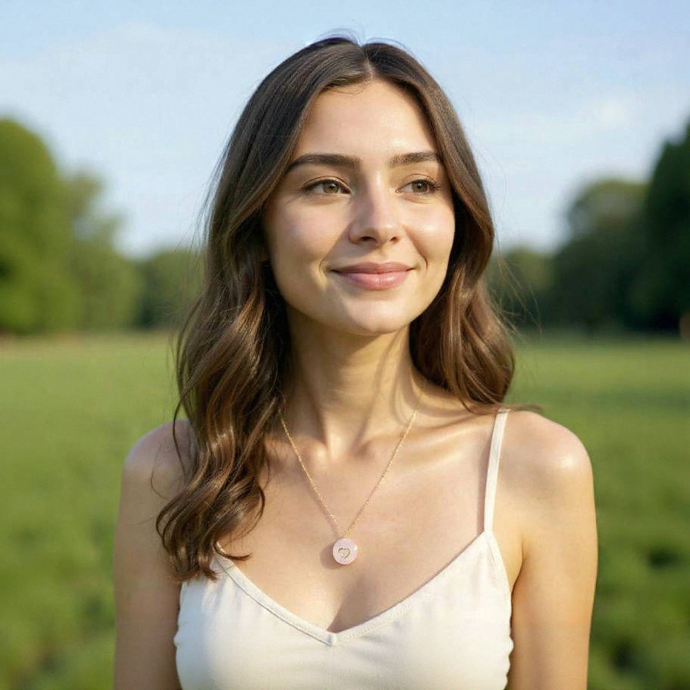 Collar bañado en oro 18K con colgante de piedra natural y un Corazón