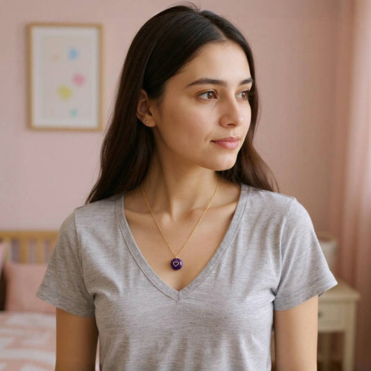 Collar bañado en oro 18K con colgante de piedra natural y un Corazón